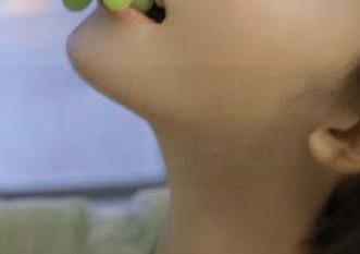 森萝财团 – 铁轨边的JK白丝美少女写真，吸吸奉上原图大放送