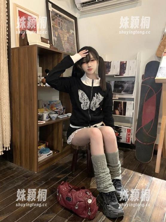 森萝财团-默陌 森萝财团 - 默陌的连衣裙时尚旅程:精彩原图和系列套图全剧透