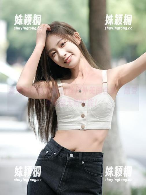 森萝财团独家JK白丝户外美图合集，感受青春的无限可能！