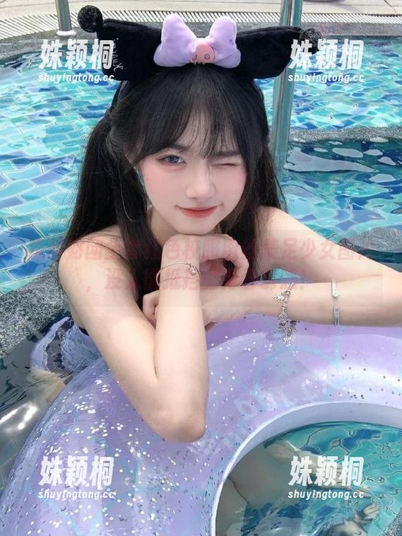 森萝财团全套红色校服肉丝美足少女图片，没人能抵挡的青春诱惑！