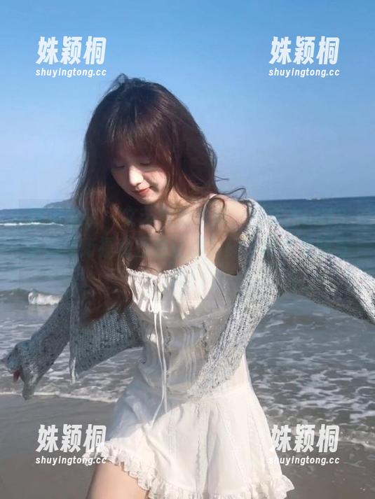 模范学院-冯木木LRIS 模范学院 - 文艺气息浓厚,冯木木LRIS学姐全新福利图包让你陶醉,尽享美丽写真!