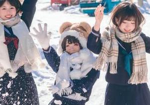 模范学院 – 追随“露露Andrea女孩”的足迹：精选图集与你分享她的故事