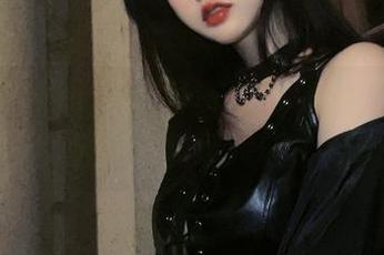 清水由乃的职业装写真原图免费分享，升级你的职场风格！