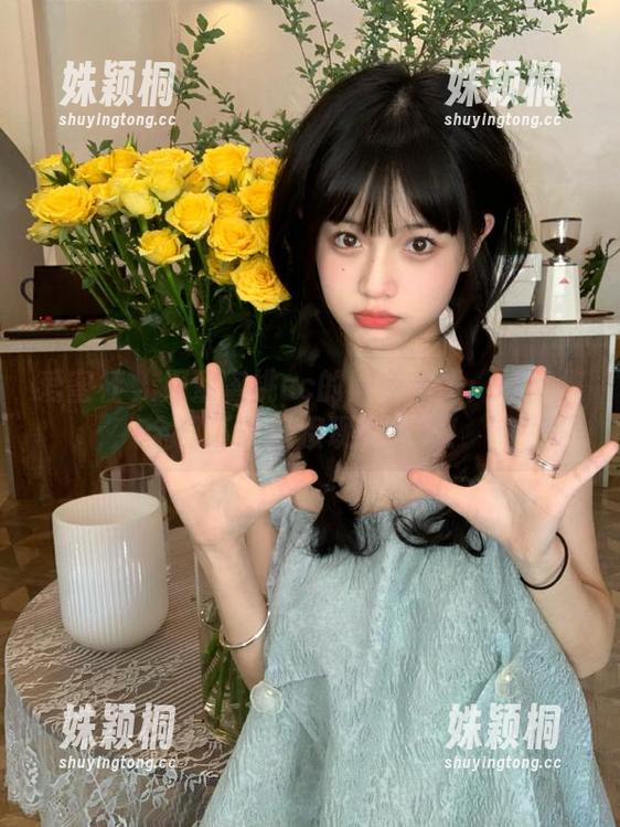 爱蜜社 - 探索蜜桃cc的黑色艺术：写真集全部下载链接现已上线！