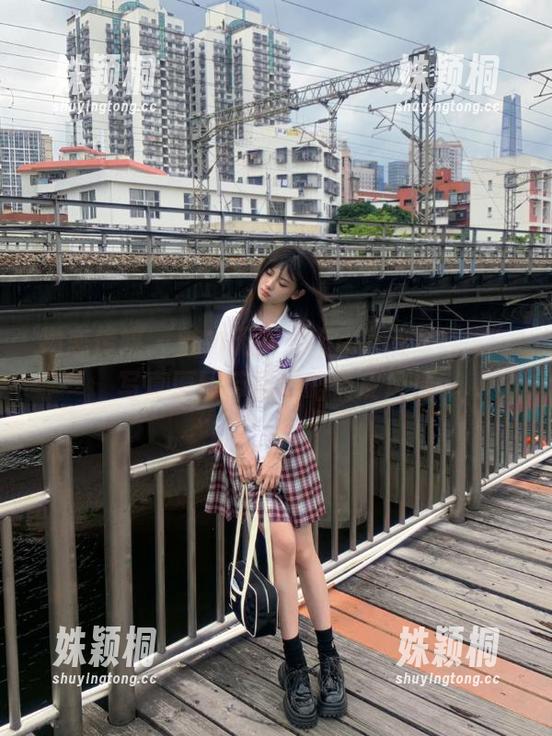 物恋传媒-elise 物恋传媒 - 魅力无限:“elise双马尾”写真原图带你领略俏皮风情