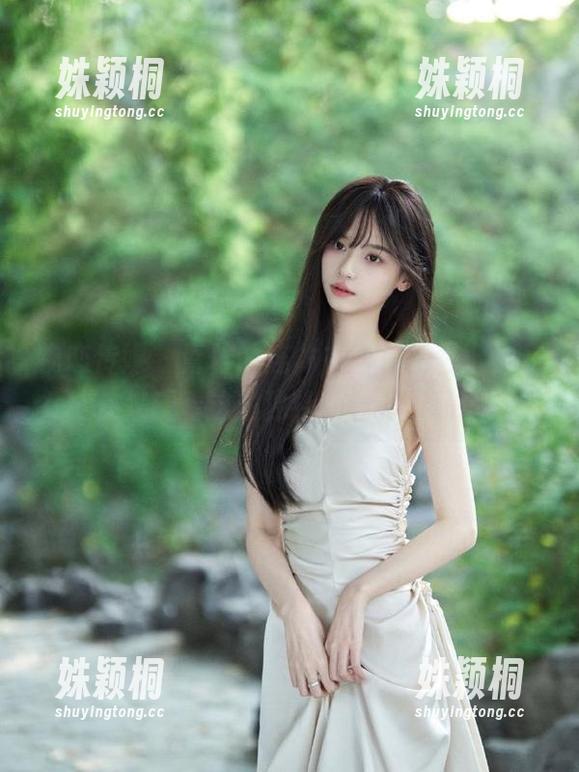 物恋传媒-青柠 物恋传媒 - 青柠的连体衣图包精彩纷呈,快来观看这些独特的摄影作品!