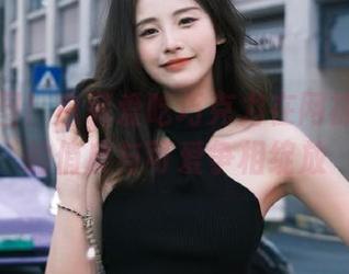 最新原图！白莉爱吃巧克力在网袜写真中的俏皮与可爱争相绽放