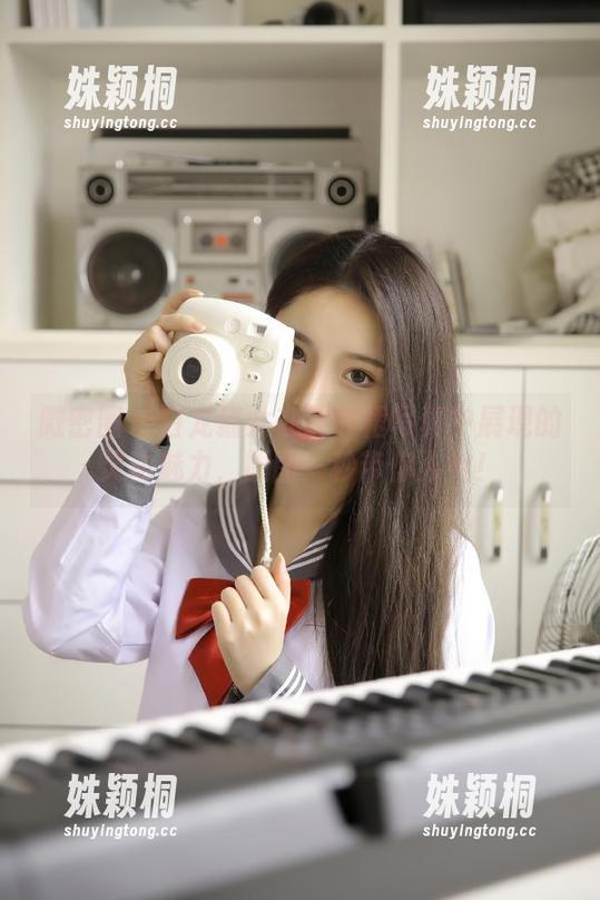 白龙猫女 微密圈 - 白龙猫女在连衣裙写真中展现的灵动魅力,原图一秒带你入神!
