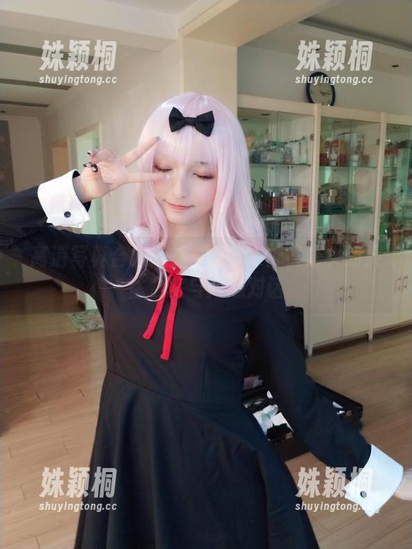 神楽坂真冬 高清写真合集:神楽坂真冬祈祷修女的灵性之旅与内心对话