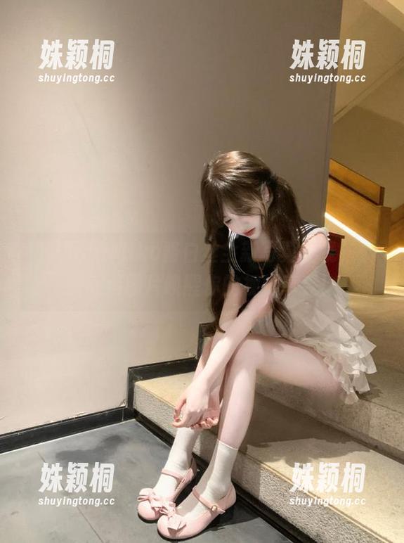 秀人网 - Miko酱白丝全新写真上线，最新高清图片唤醒你的视觉享受！