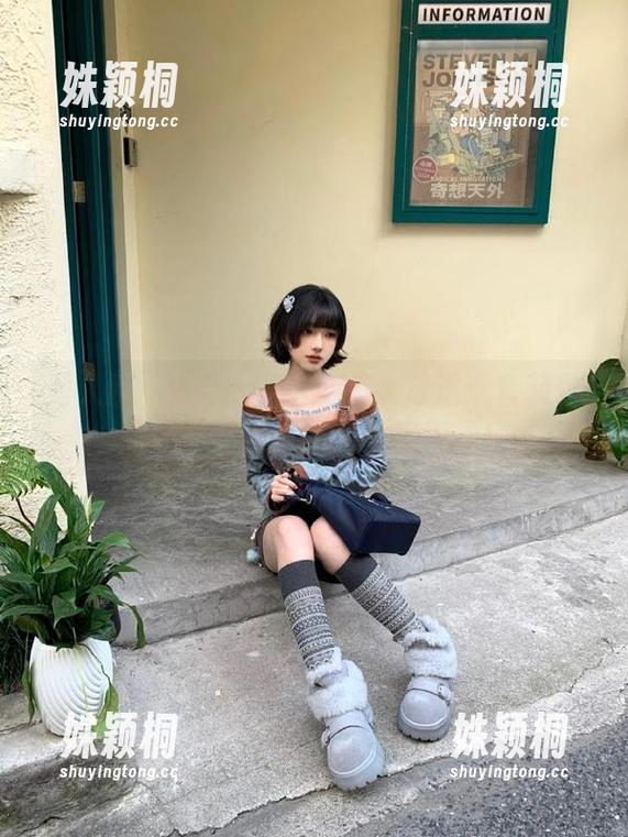 秀人网 - e宝小野猫全集大放送：套装作品让你笑到打嗝的爆笑瞬间！
