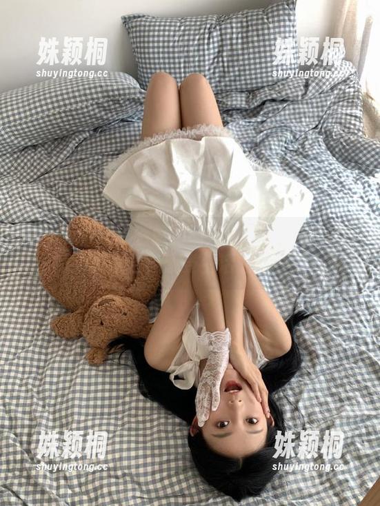 秀人网 - z杯悠悠的动态自拍：写真与原图的完美结合，感受生活的每一次心跳