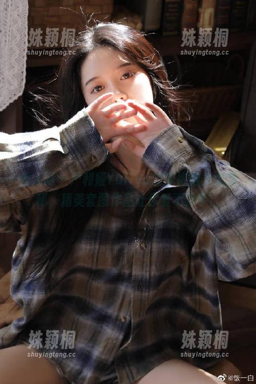 秀人网-严利娅Yuliya 秀人网 - 严利娅Yuliya的旗袍魅力大揭秘,精美套图作品让你爱不释手!