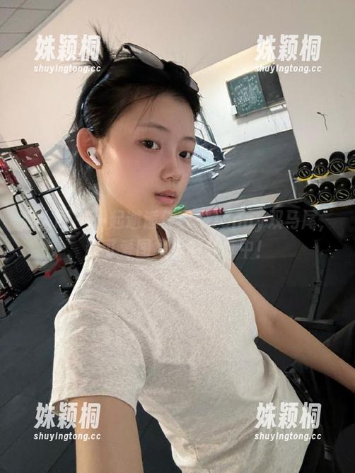 秀人网 - 一起邂逅任莹樱Jenny双马尾，超可爱图集免费分享中！