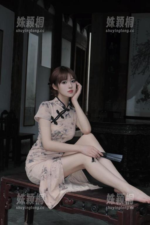 秀人网 - 允尔美臀精选图包，带你感受自信女人的独特魅力