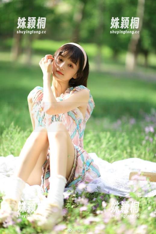 秀人网 - 原图欣赏：初梦瑶最新护士写真，展现独特魅力！