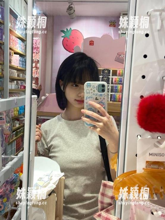 秀人网-古月小同学 秀人网 - 探索古月小同学的海边写真,图库中独特风格等你来发现