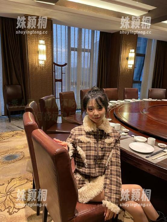 秀人网 - 周周不吃香菜运动写真集揭秘：她如何将运动与艺术完美结合的资源