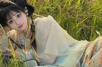 秀人网 – 与唐安琪分享她的死库水作品集，让你感受青春的灵动