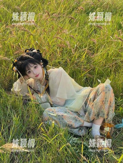 秀人网 - 与唐安琪分享她的死库水作品集，让你感受青春的灵动