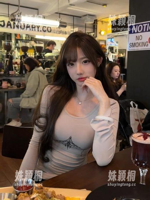 秀人网 - 萌动人心，奶油妹妹最新写真集：可爱不止一点点，你敢来挑战吗？