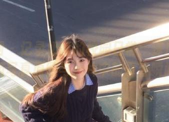 秀人网 – 记录奶酥的校园日常：深度解析这组写真原图与照片中的青春瞬间！