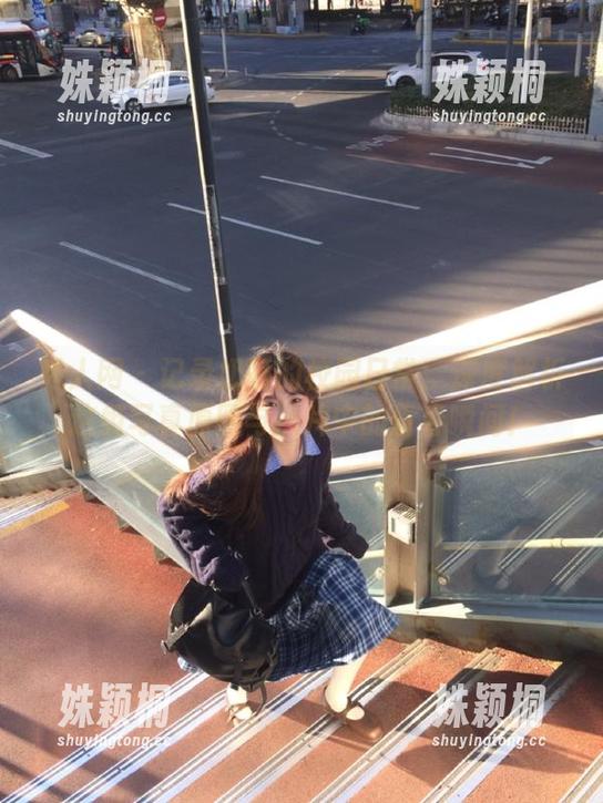 秀人网 - 记录奶酥的校园日常：深度解析这组写真原图与照片中的青春瞬间！