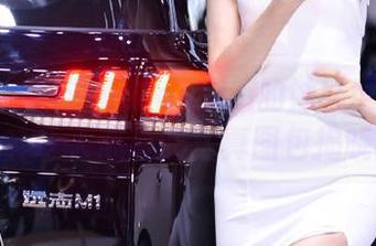 秀人网 – 漫游安然anran的妹妹世界：一套令人心动的写真图包揭晓