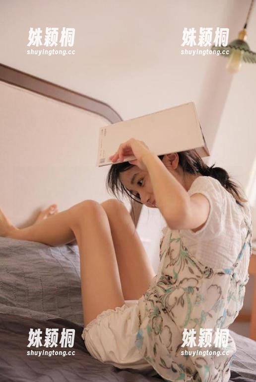 秀人网 - 甜美与性感互动，安琪Yee的私房比基尼写真让人心动不已