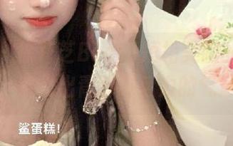 秀人网 – 徐莉芝Booty短裙美腿的私拍图片，散发出青春与活力的气息！