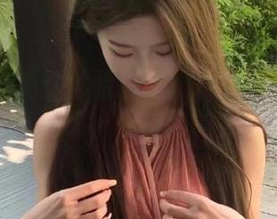 秀人网 – 免费体验悠悠YOYO连衣裙系列写真合集，释放你的美丽！