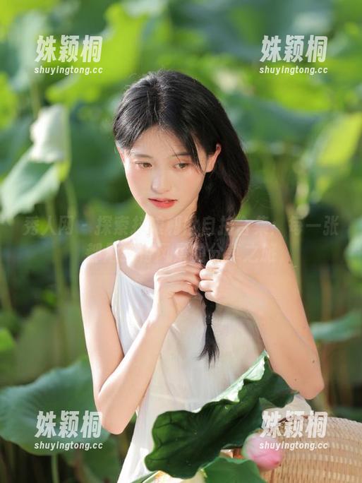 秀人网 - 探索抖娘利世自拍合集：每一张都是独特风景的分享之旅