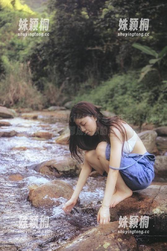 秀人网 - 星子柒kiki户外写真作品：让每一张原图分享都成为你的灵感来源！