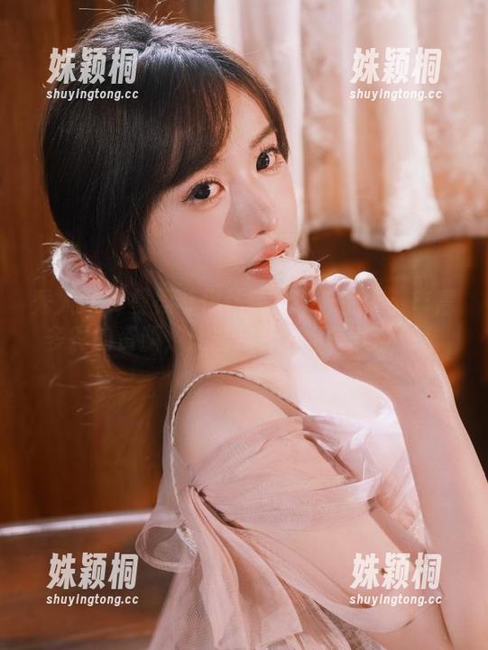 秀人网-曼柔 秀人网 - 曼柔带你体验透明作品集:丰富多彩的资源,让艺术与生活完美交融!