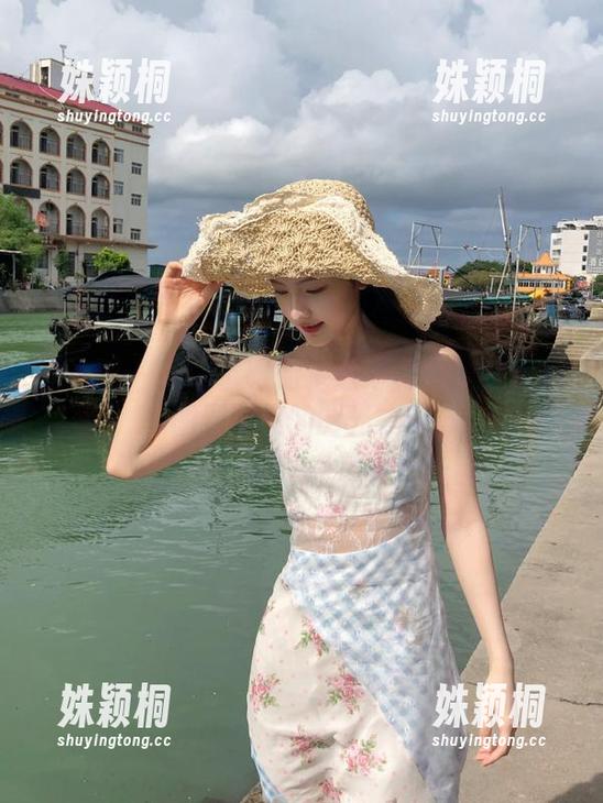 秀人网 - 王俪丁呀的海边写真奇迹：从原图到图集的时光之旅
