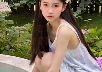 秀人网 – 甜妮毛衣写真图集，带你领略冬日穿搭魅力，快来下载，共享这份美好！