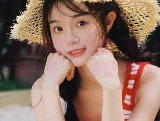 秀人网 – 海边的秘密花园：美七mia的多彩写真作品合集，带你畅游梦幻海岛！