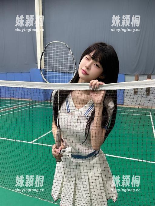 秀人网 - 网盘中的惊喜：萌白酱奶牛写真搞笑合集，笑点密集，保证让你捧腹大笑！