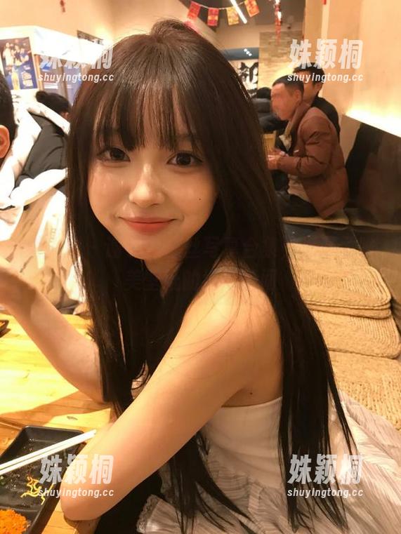 秀人网-谢小蒽 秀人网 - 谢小蒽白丝写真合集,汇聚了唯美壁纸的绝妙瞬间