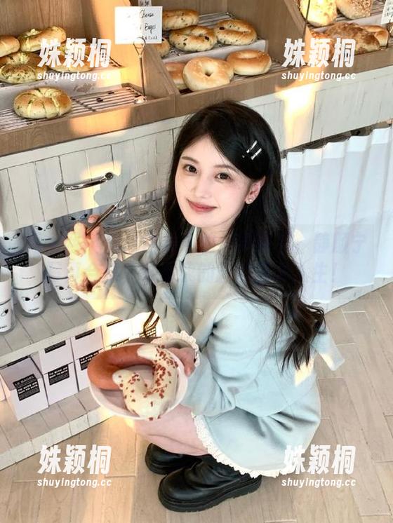 秀人网-静颜宁 秀人网 - 黑白世界中的搞笑奇遇:静颜宁写真合集,分享我的幽默艺术人生!