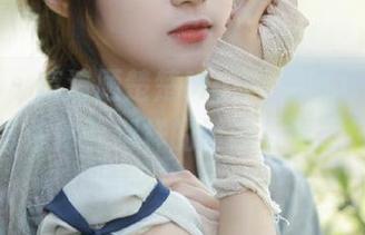 秀人网 – 高清顾楚楚Maily短裙写真资源，带你体验别样的时尚与清新气息