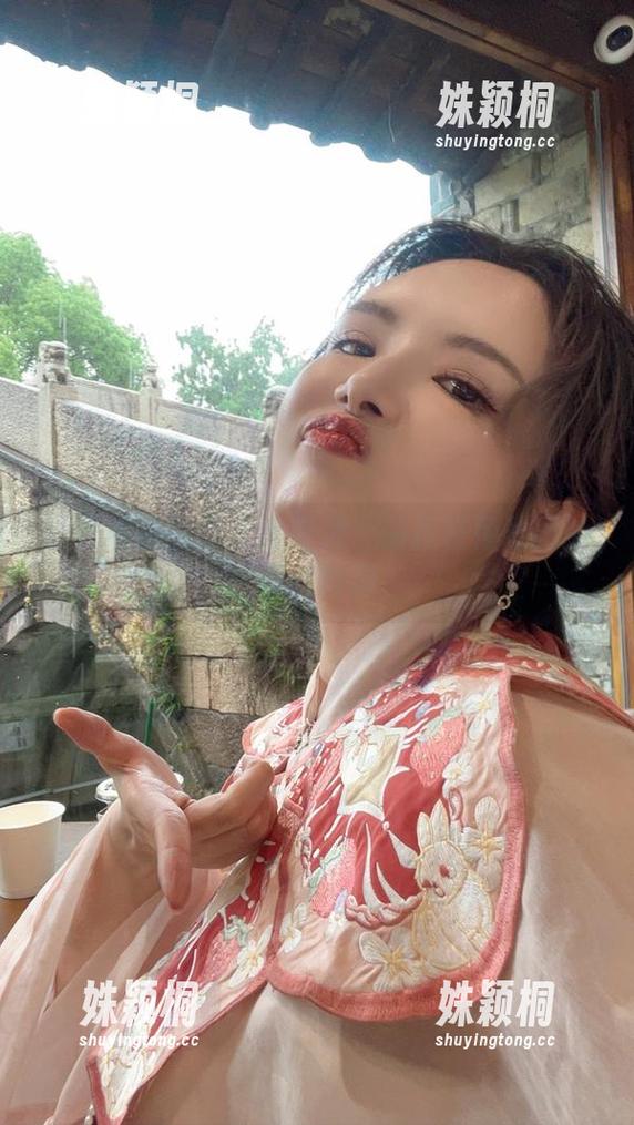 秋和柯基 秋和柯基呈现全新图集:莎拉在伊甸园的骄傲瞬间