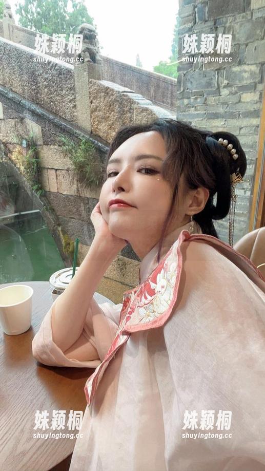 秋和柯基 秋和柯基泳装写真资源免费分享,快来收藏这份清凉文艺气息!