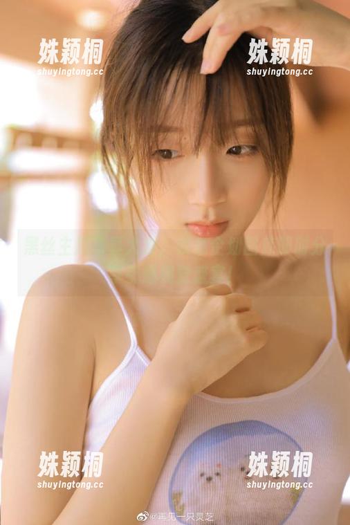 黑丝主题写真大赏，紧急企划图库即时分享引爆视觉盛宴！