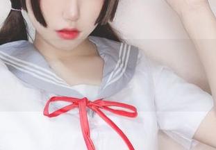 想要小清新感觉吗？芋圆侑子蓝格子最新图片更新，让你心里开花！