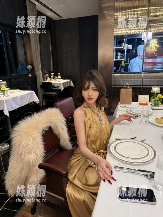 花漾show-Cris_卓娅祺 花漾show - Cris_卓娅祺私拍作品汇聚:演绎套装之美与生活的艺术