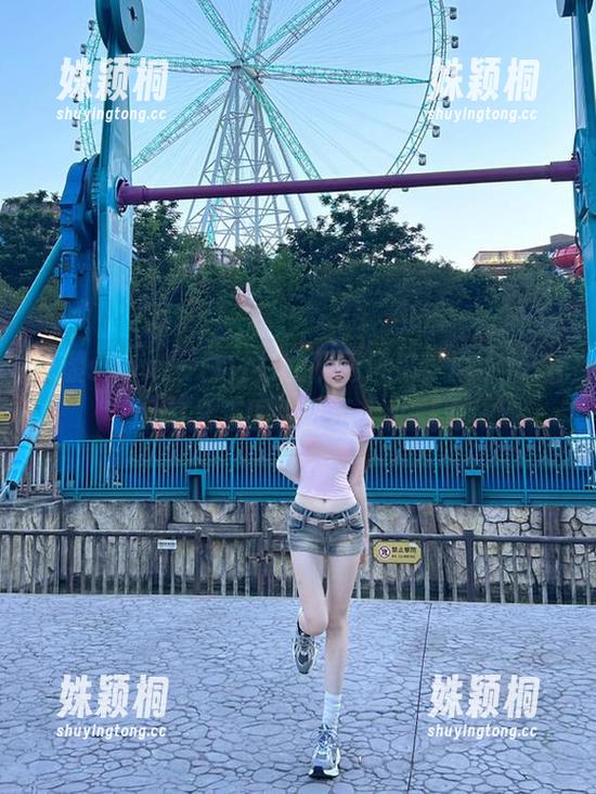 花漾show-周于希sandy 花漾show - 白衬衫的不同风采,周于希sandy全套图包展示个性魅力