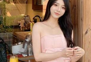花漾show – 全新小海臀Rena自拍图集更新，带来不可思议的视觉享受，快来看她的最新作品！