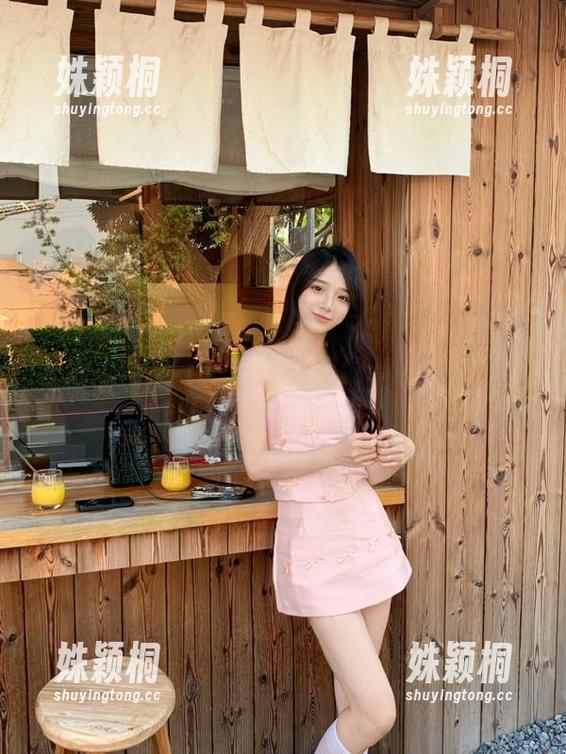 花漾show-小海臀Rena 花漾show - 全新小海臀Rena自拍图集更新,带来不可思议的视觉享受,快来看她的最新作品!