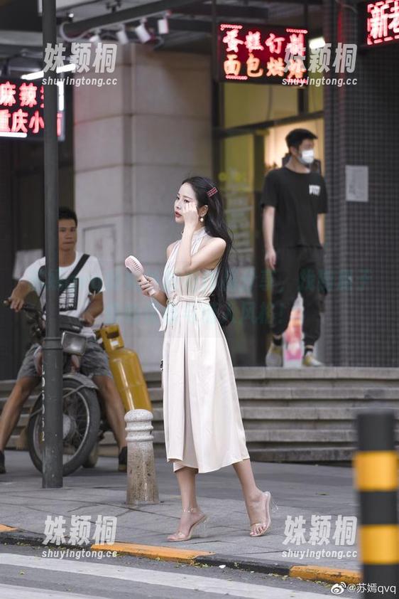 苏嫣qvq的黑丝旗袍作品分享，找到属于你的优雅与迷人风格！